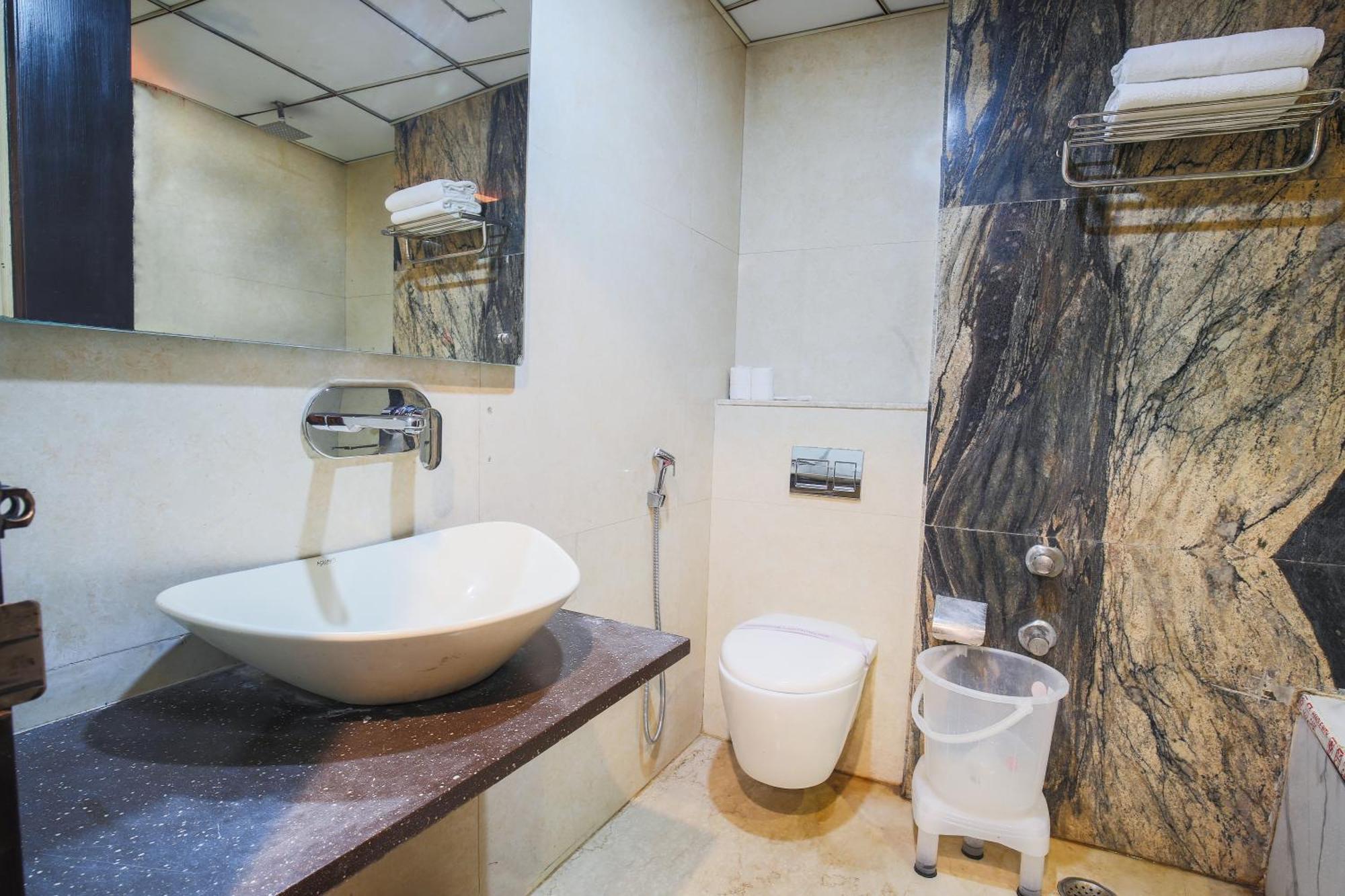 Hotel Uppal International, Near New Delhi Railway Station Екстериор снимка